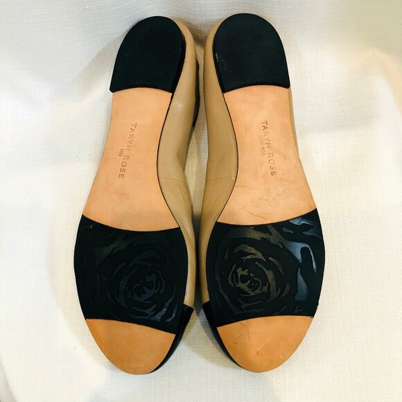 Taryn Rose Black and Beige Flat Shoes with Elastic Criss Cross Straps Size 11 - Picture 9 of 12